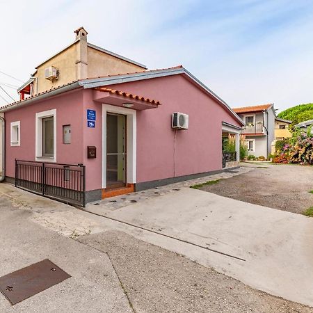 Nice Apartment In Premantura With Wifi Экстерьер фото